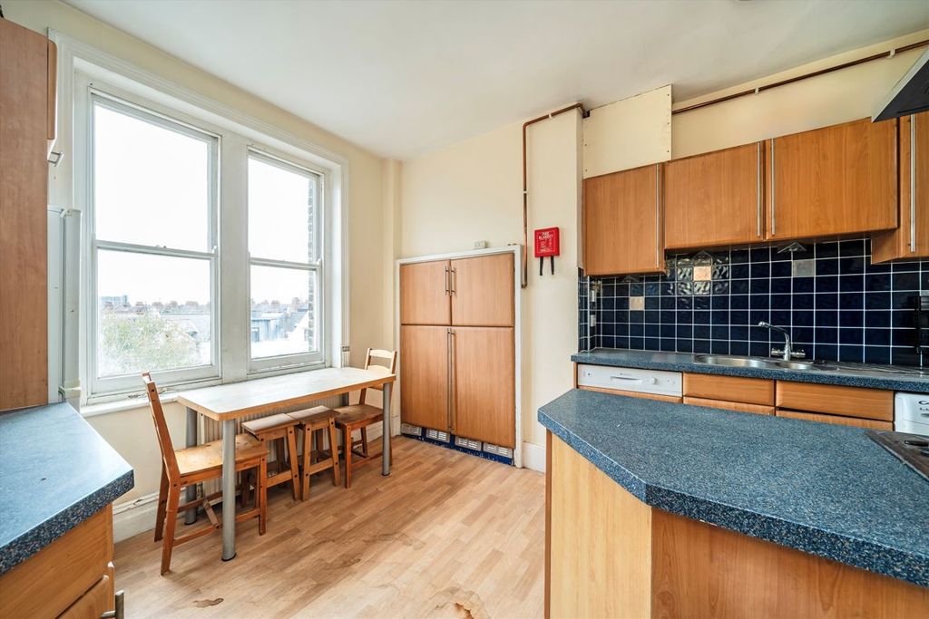 Property photo 3 of 8