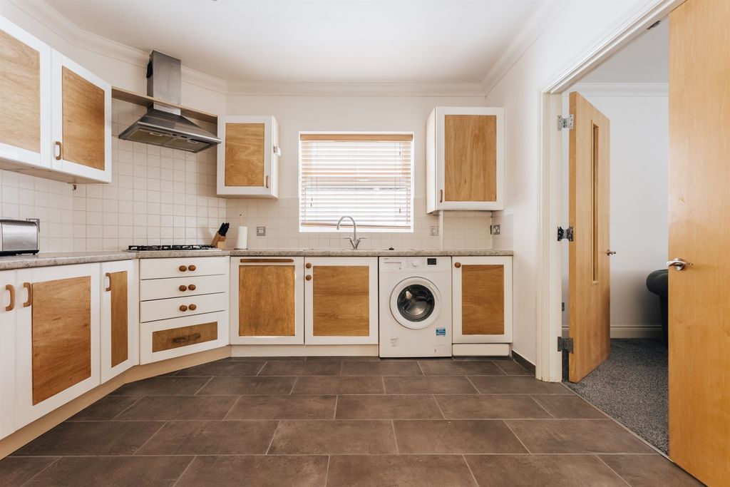 Property photo 3 of 9