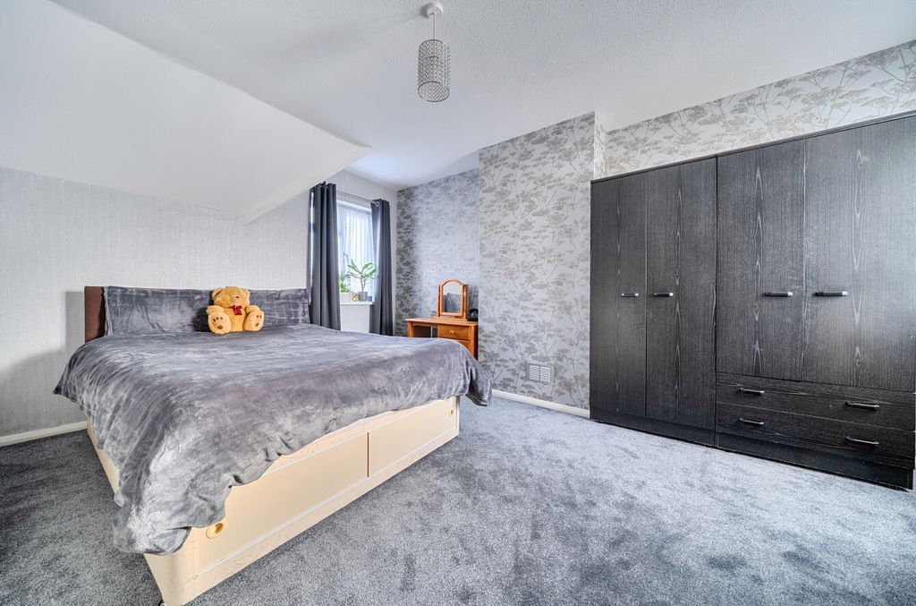 Property photo 1 of 18 1414689-19-698F41...