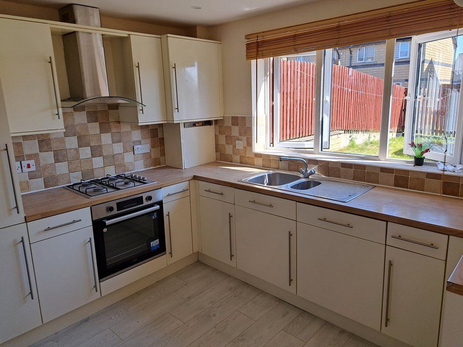 Property photo 3 of 12
