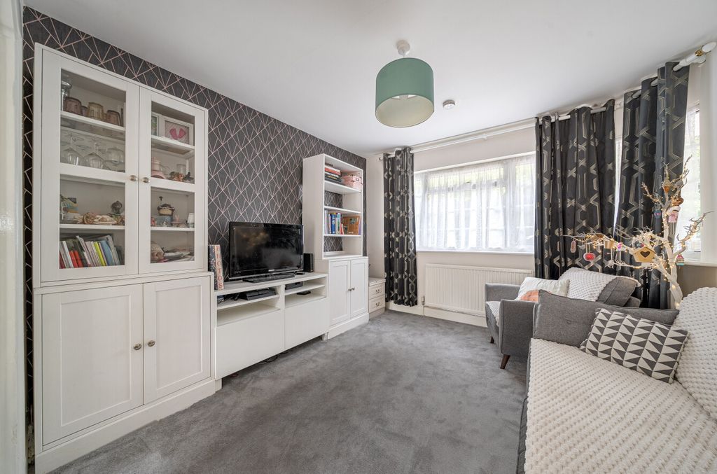 Property photo 2 of 14 1294469-21-682d0B...