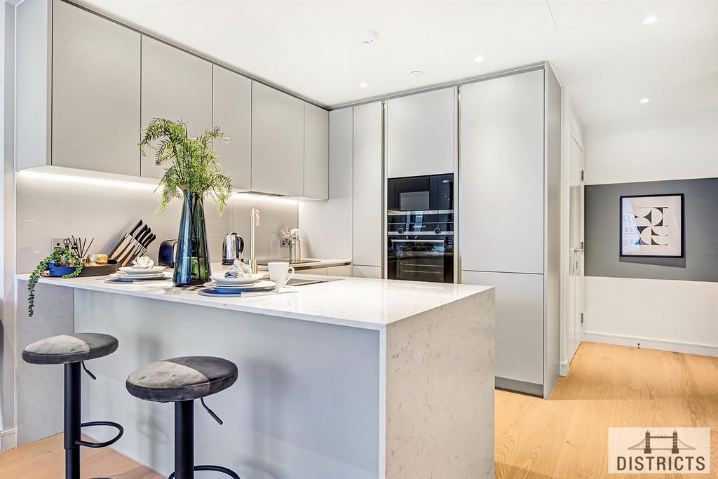 Property photo 2 of 22 Hampton Tower (7).Jpg