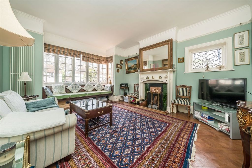 Property photo 2 of 10
