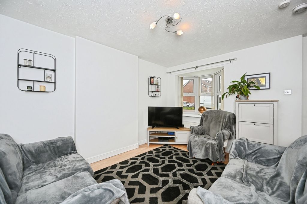 Property photo 2 of 19 Living Room