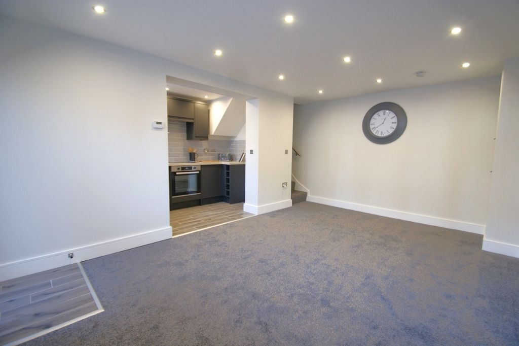 Property photo 3 of 10 0 General