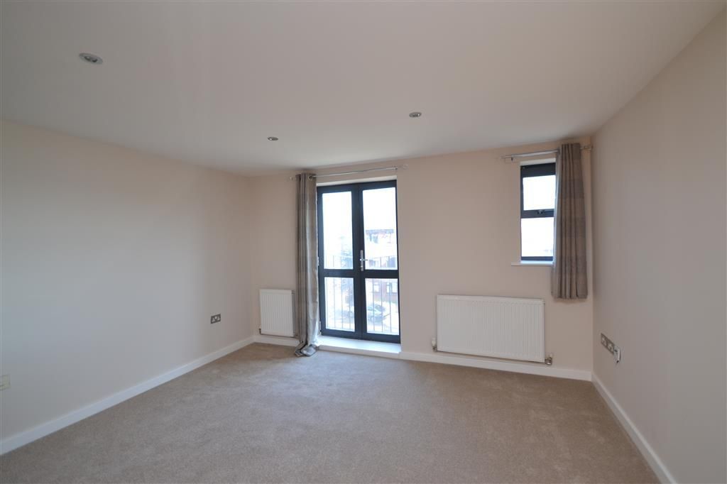 Property photo 1 of 5 Living Room