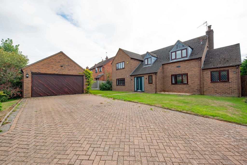 Property photo 1 of 37