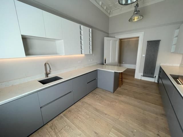 Property photo 3 of 28 Kitchen 1 x4.Jpg