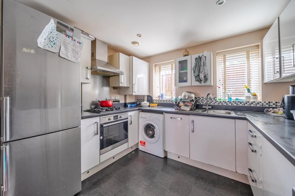 Property photo 2 of 19 Kitchen