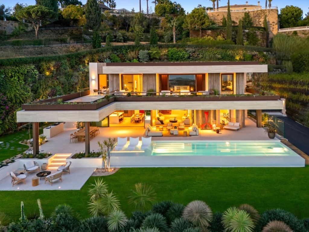 Property photo 1 of 20