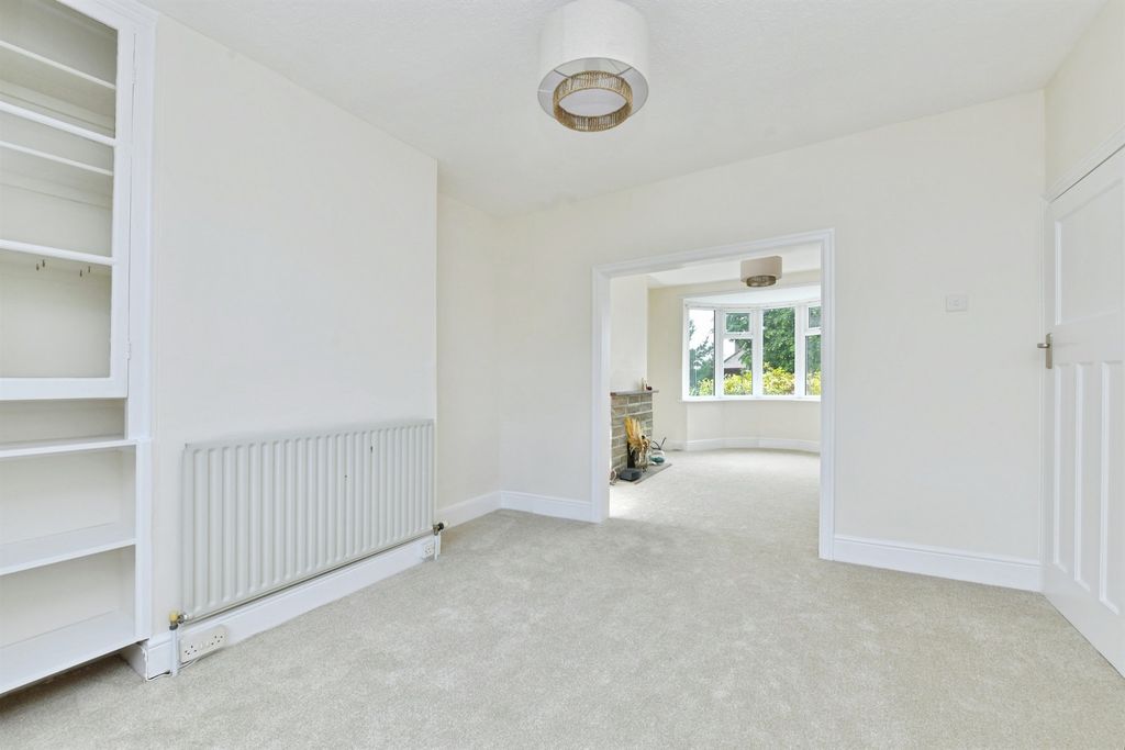 Property photo 3 of 21