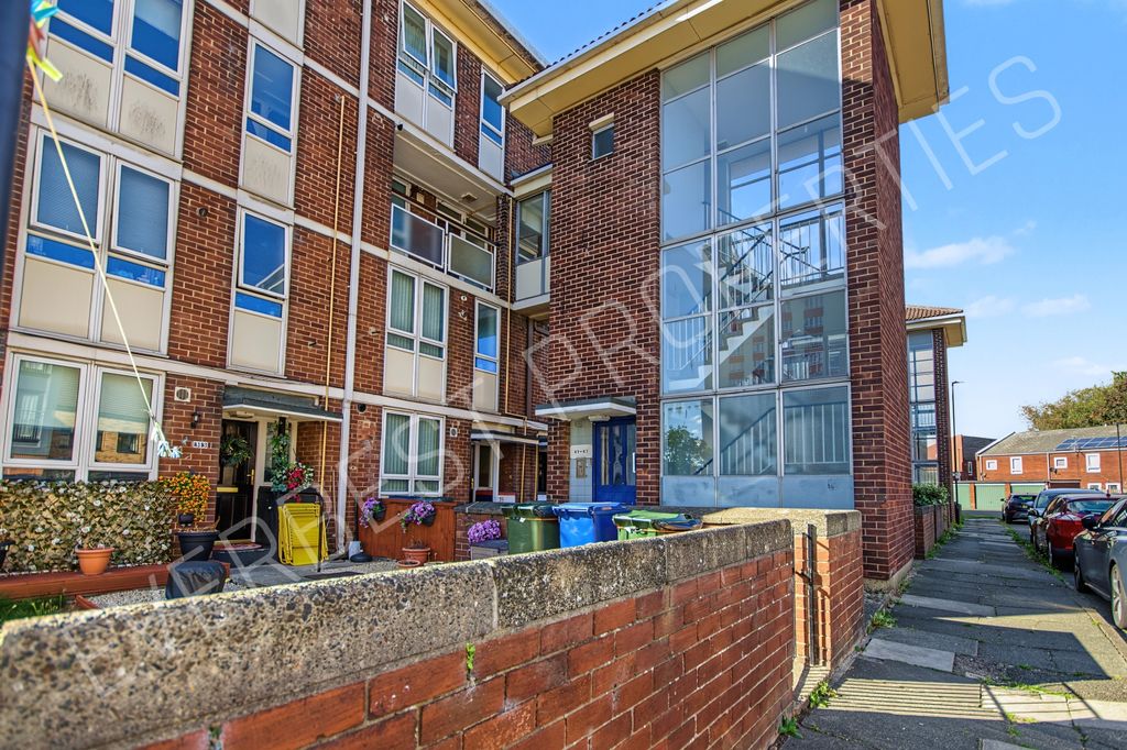 Property photo 1 of 12 1