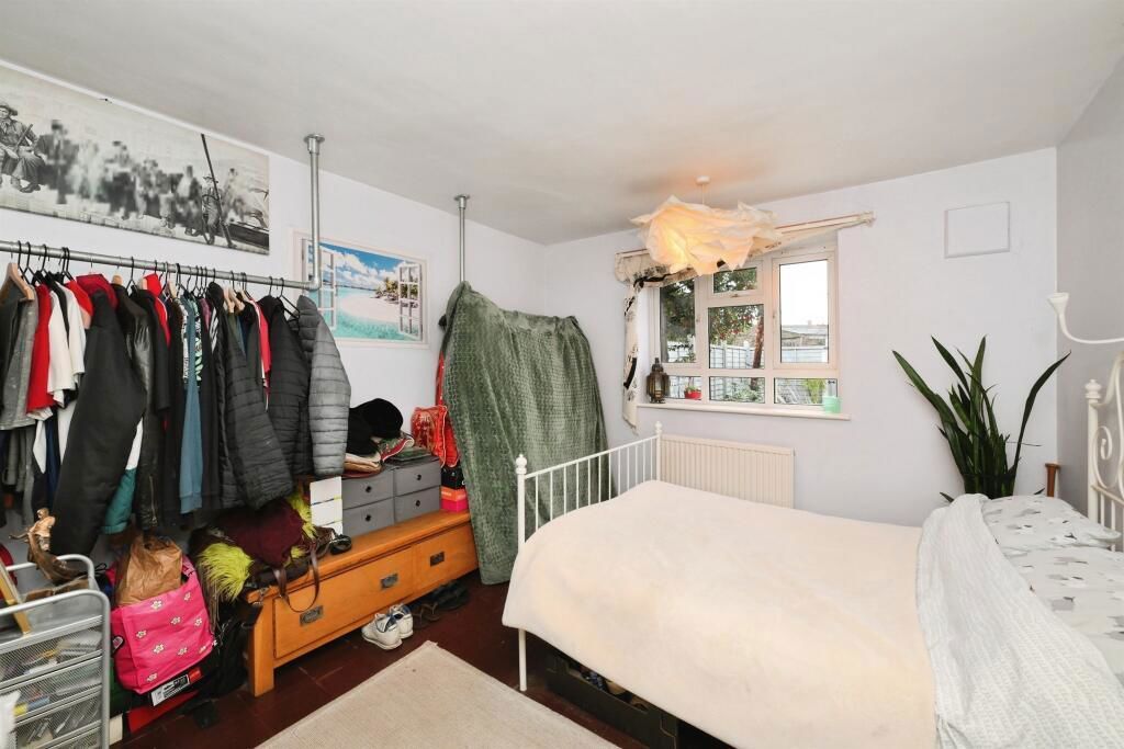Property photo 3 of 5