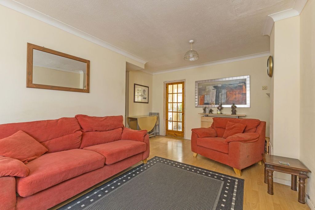 Property photo 3 of 9