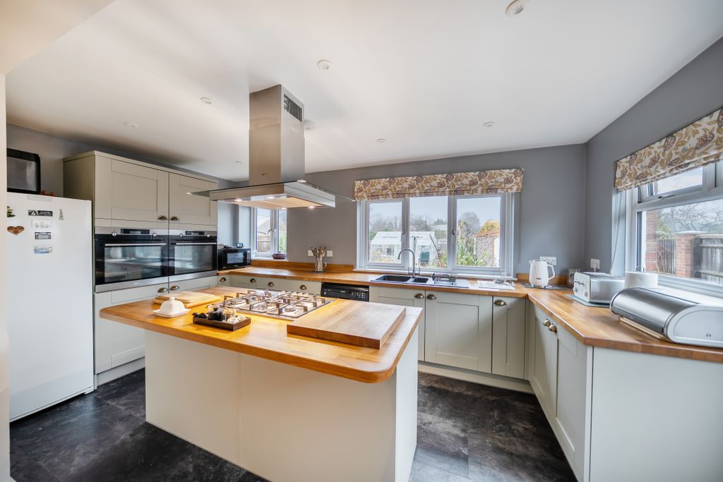 Property photo 2 of 14 1392978146943E67dcc4F4