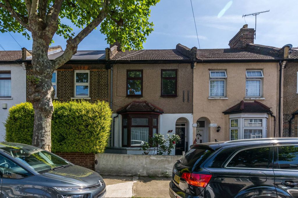 Property photo 1 of 9