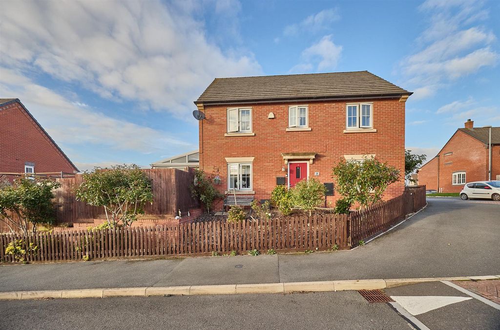 Property photo 1 of 17 7 Cardinal Drive Bb 15.Jpg