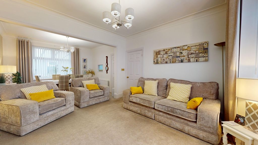 Property photo 3 of 51 3831068