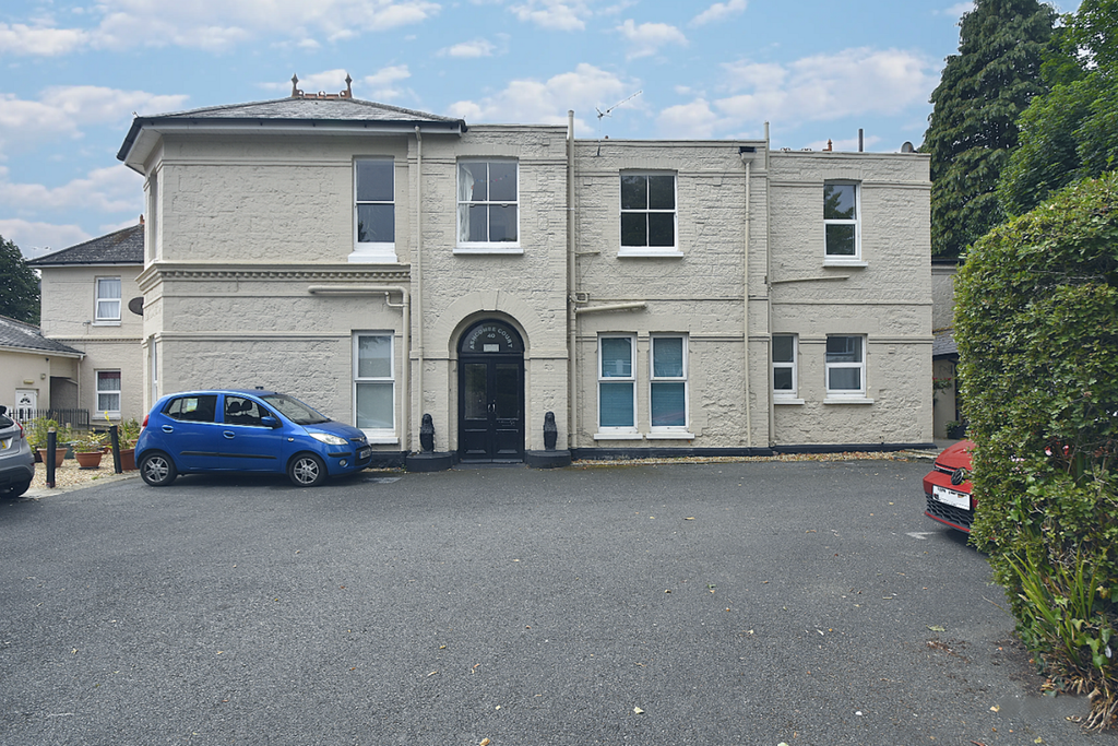 Property photo 1 of 8 Front (Exterior)