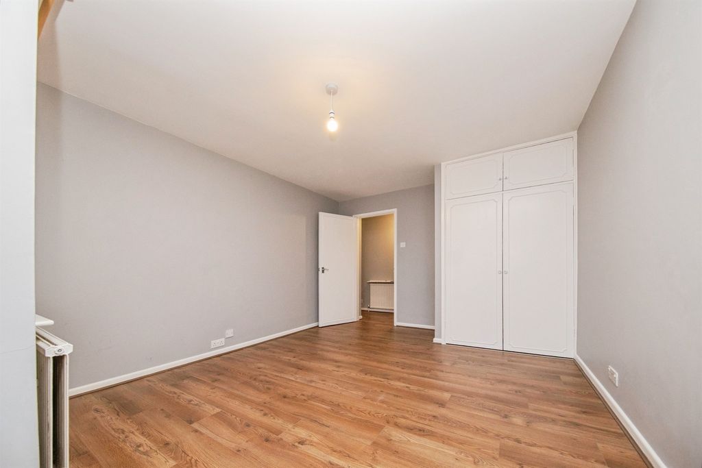 Additional image 8 of 2 bed flat for saleHolland Road, Frinton-On-Sea CO13