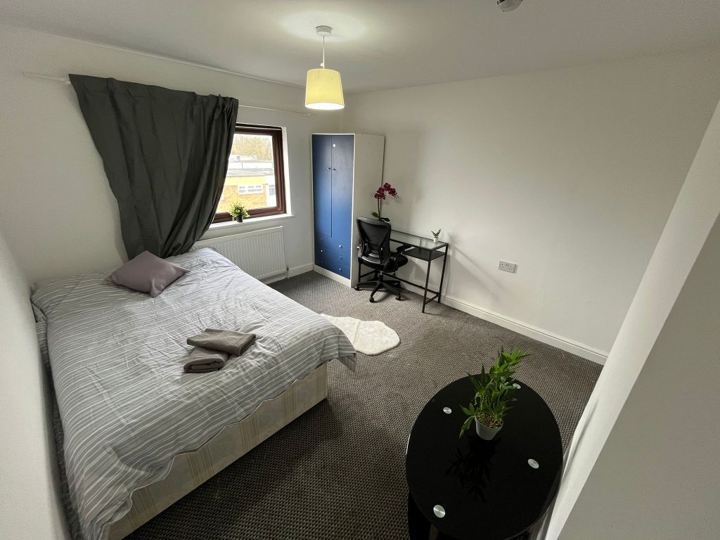 Property photo 1 of 10 Room 5- £600 Available 01/07/2026