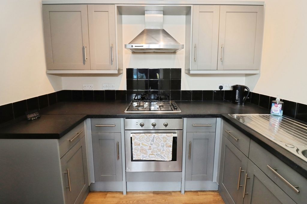 Property photo 3 of 18 Pbox-Img.Jpg