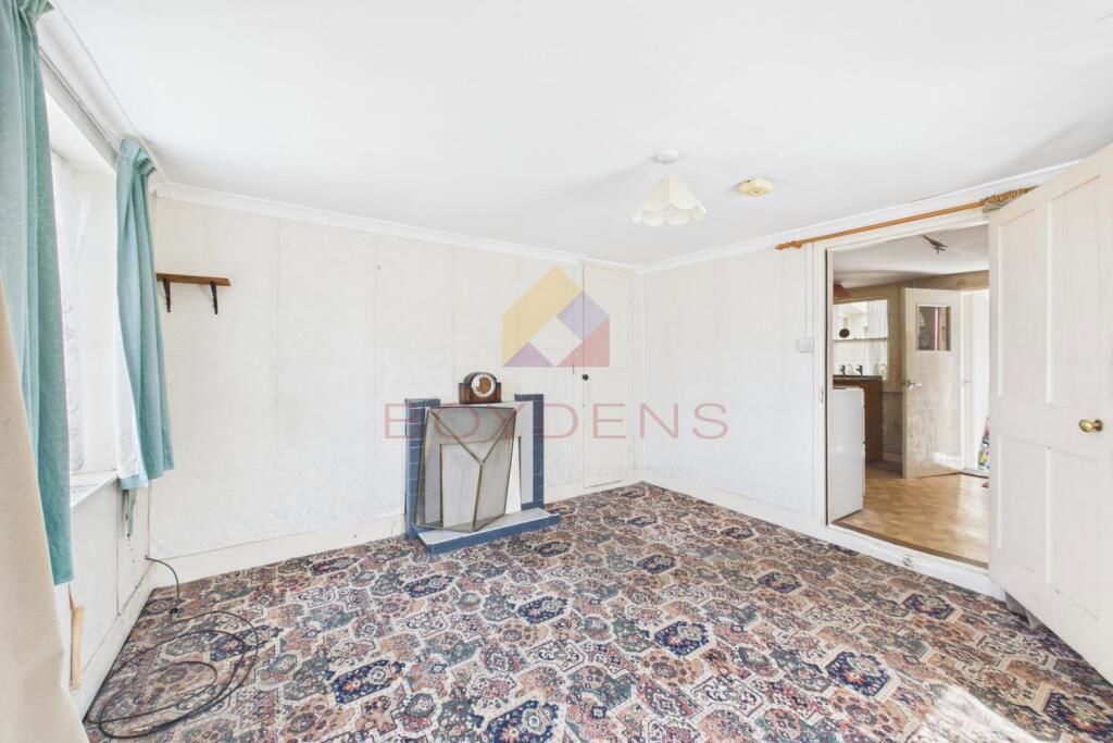 Property photo 3 of 12