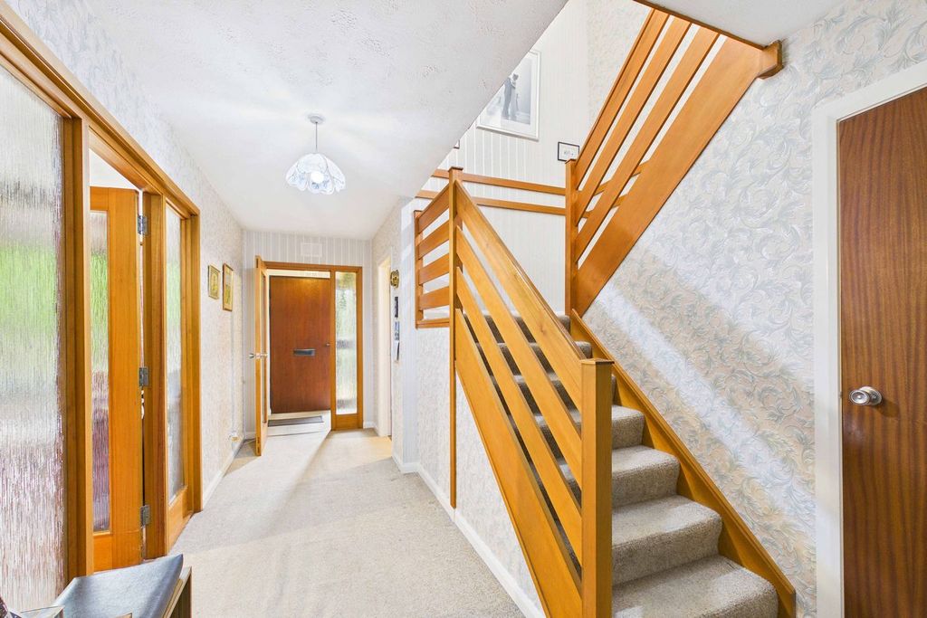 Property photo 2 of 25