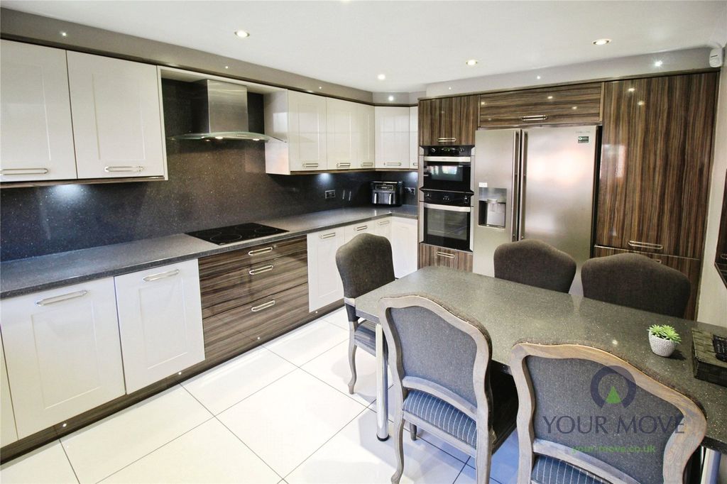 Property photo 2 of 19 Kitchen/Diner