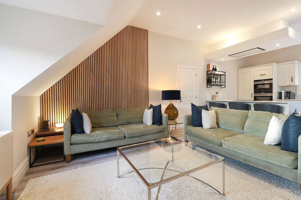 Property photo 3 of 16 Picture No. 13