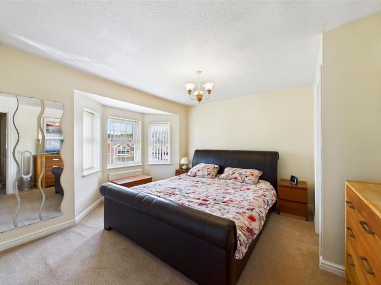 Property photo 2 of 27