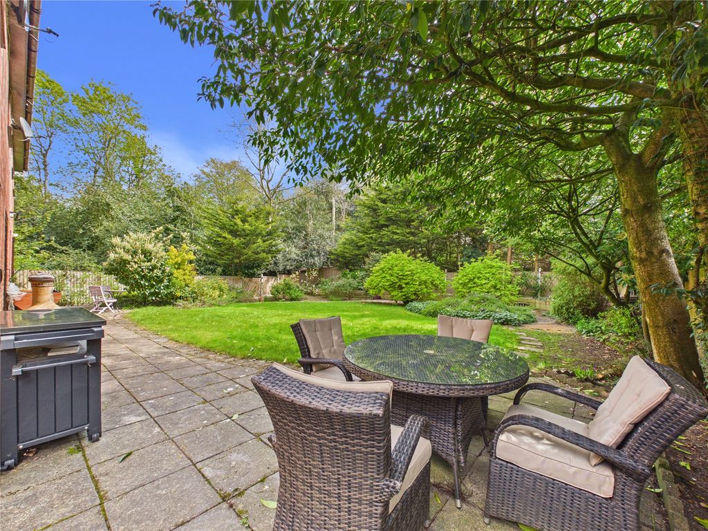 Property photo 2 of 33 Picture No. 47