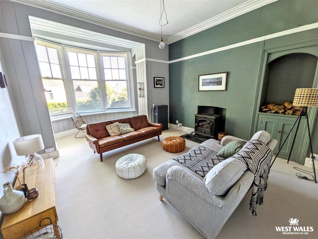 Property photo 3 of 31 7119.Jpg
