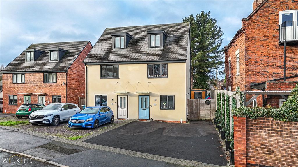 Property photo 1 of 37 Picture No. 03