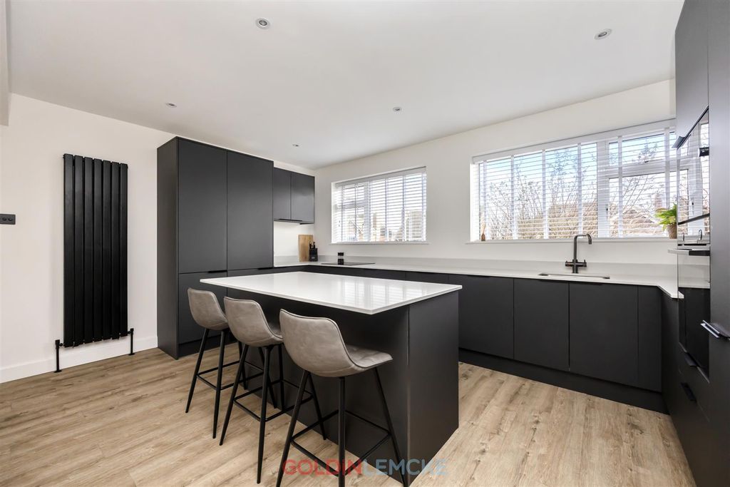 Property photo 1 of 17 Kitchen/Dining/Living Room