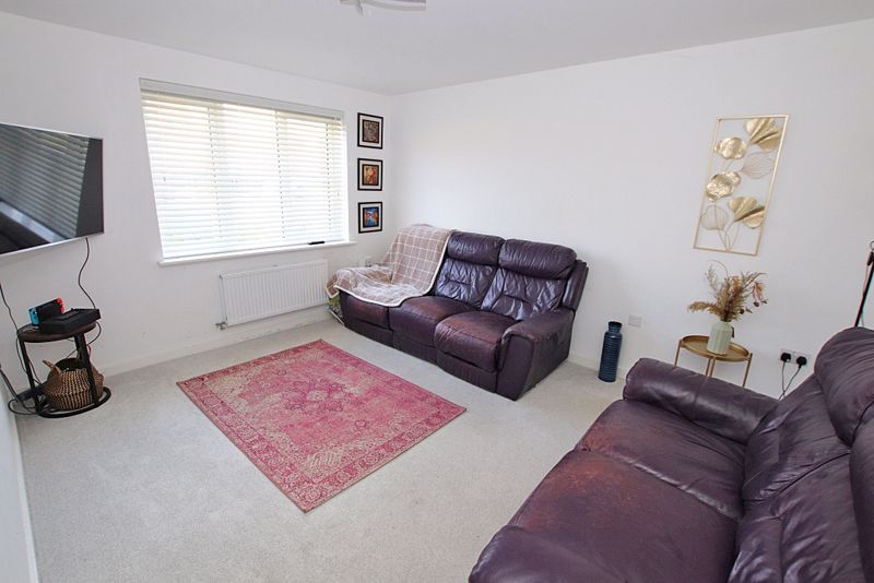 Property photo 2 of 19 Lounge