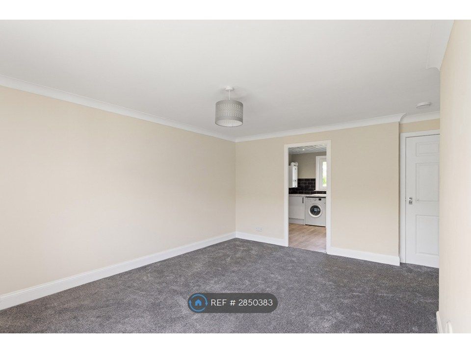 Property photo 1 of 14 Living Room