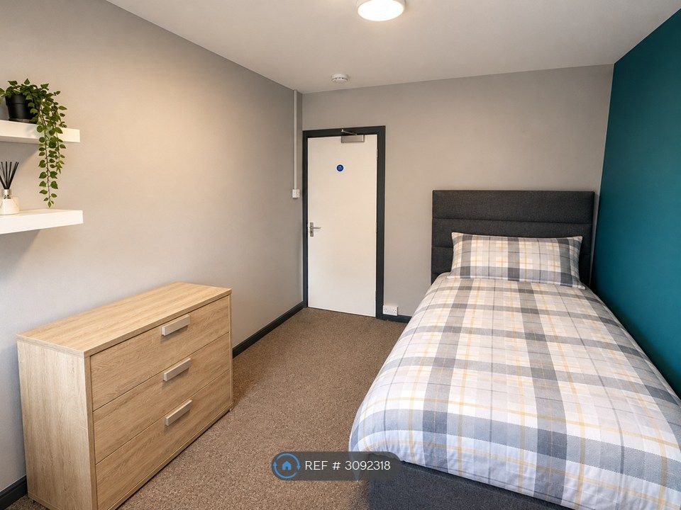 Property photo 2 of 16 Room 3
