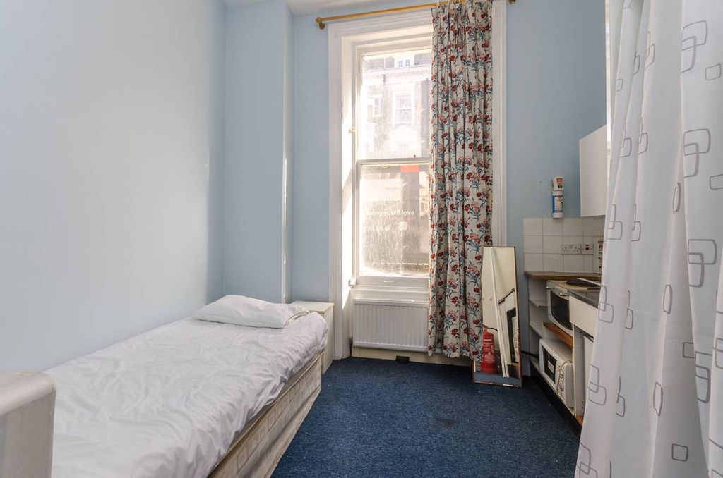 Property photo 1 of 2