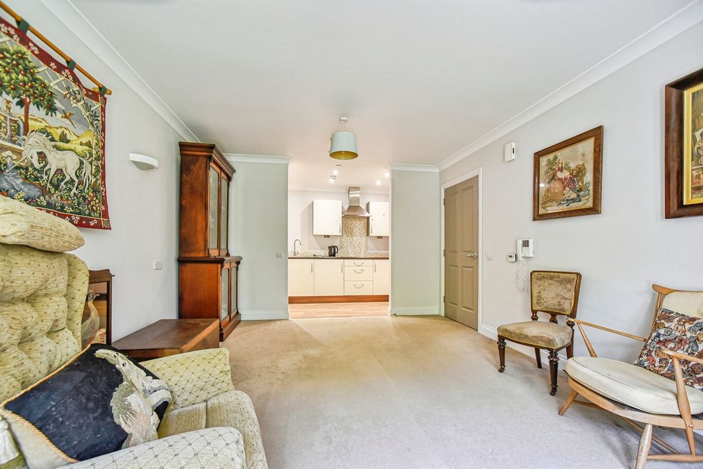 Property photo 3 of 15