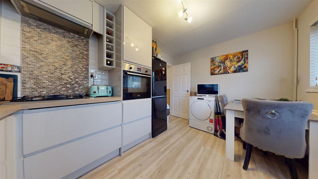 Property photo 3 of 13 12232025_161807.Jpg