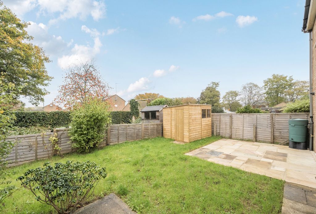 Property photo 2 of 11 1364385-15-68Ecbc...