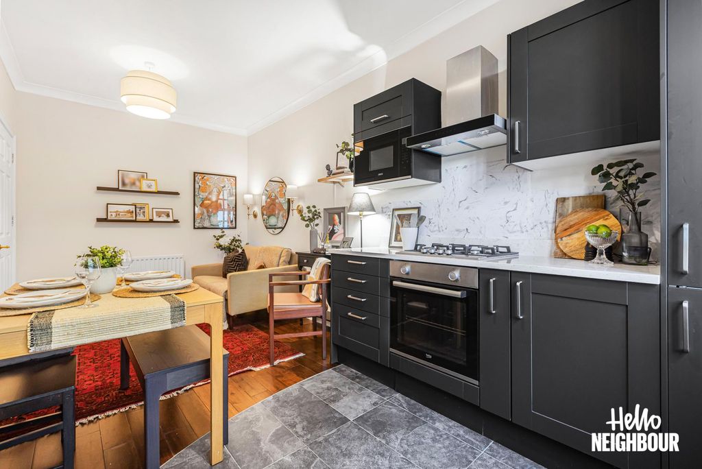 Property photo 3 of 18 Photo 2