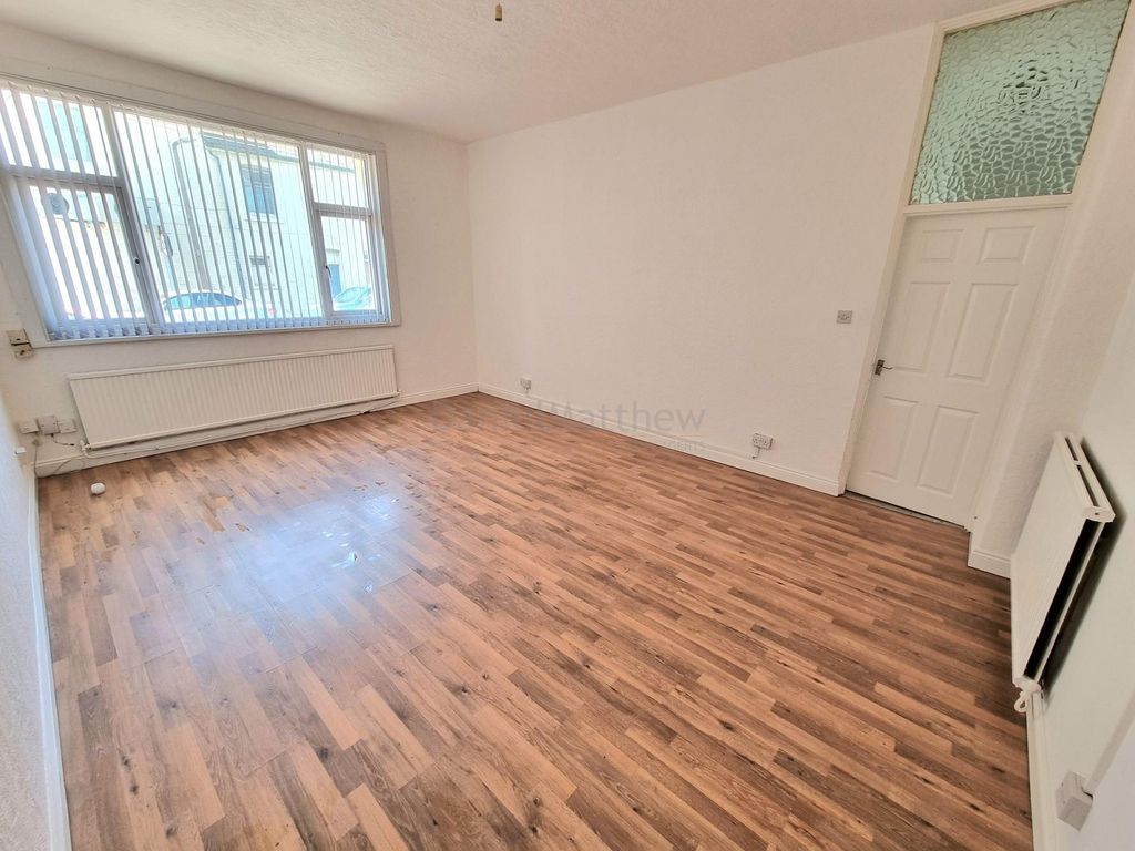 Property photo 2 of 7 Lounge
