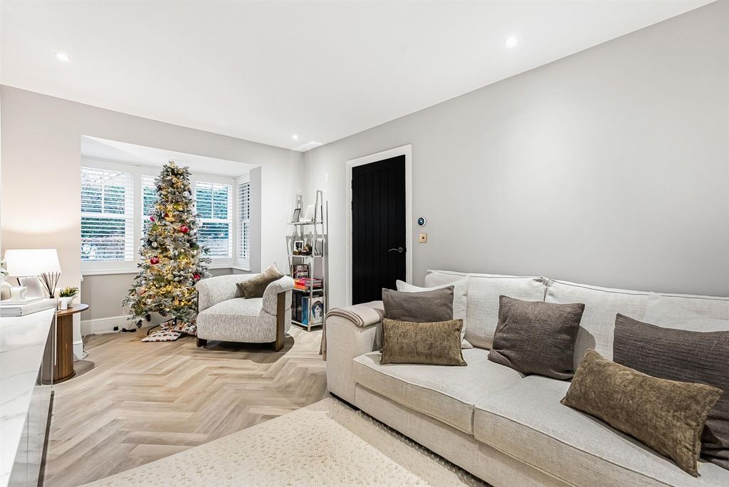 Property photo 2 of 28 54_67997.Jpg