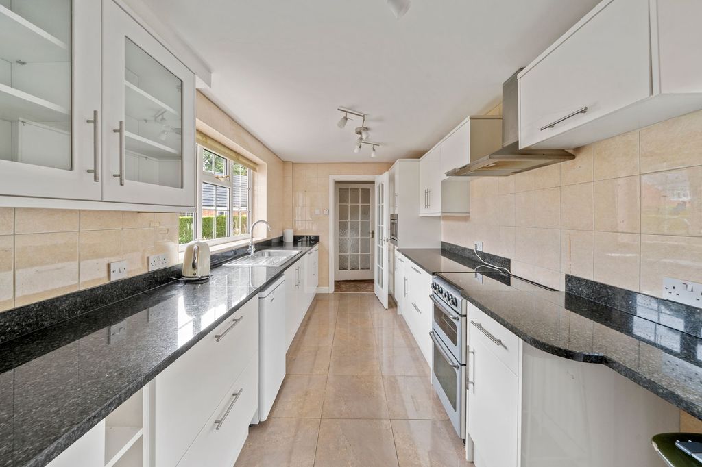 Property photo 3 of 24