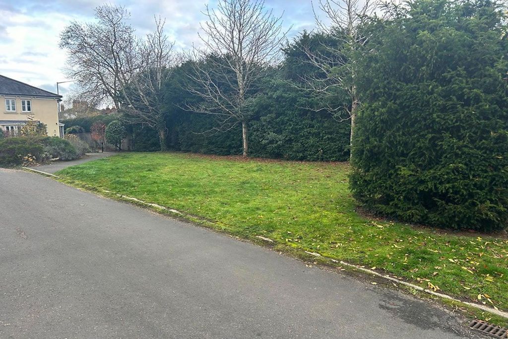 Property photo 1 of 9