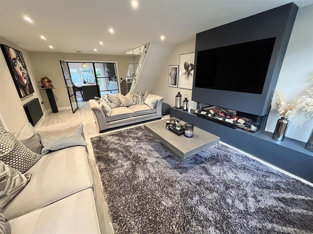 Property photo 2 of 29