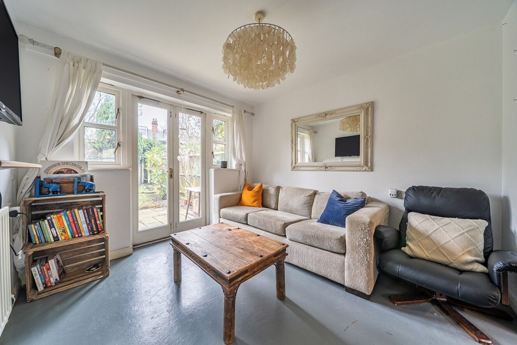 Property photo 2 of 20 Picture No. 23