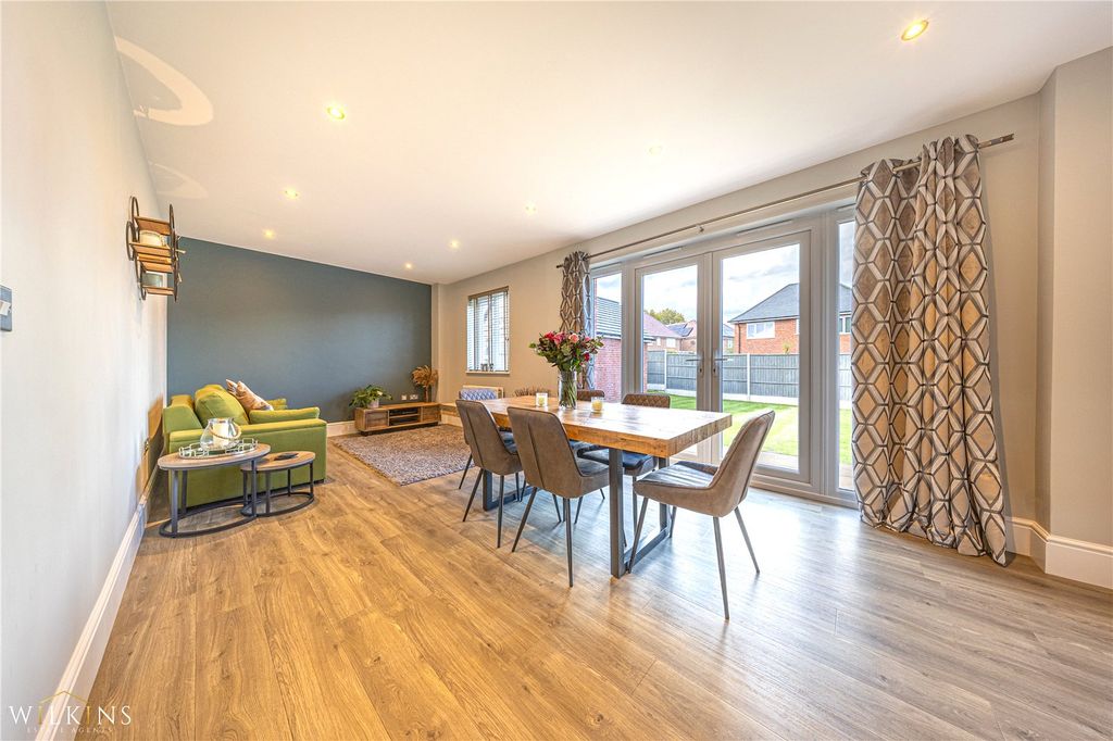 Property photo 2 of 45 Picture No. 10